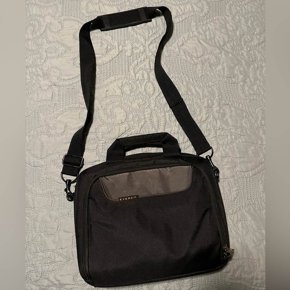 Everki Black and Gray Advance Briefcase for Tablets/Small Laptops